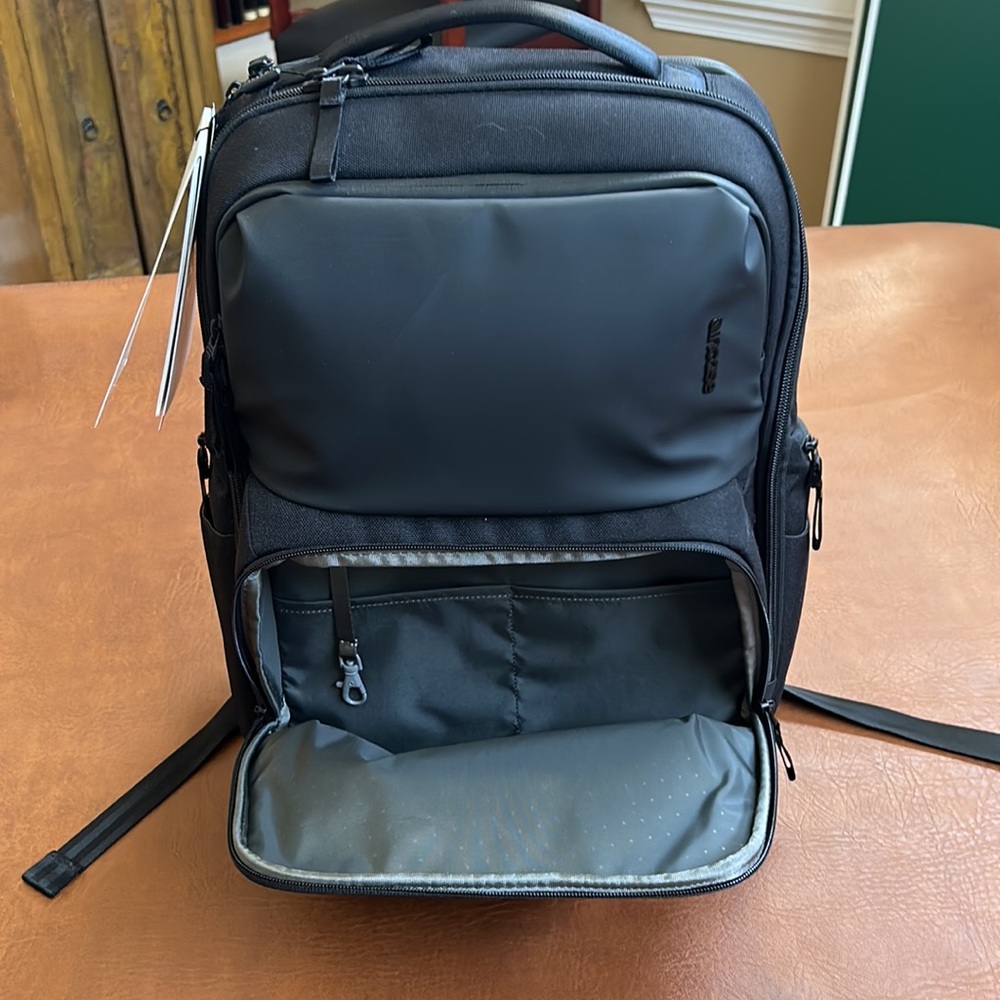 Backpack - Picture 8 of 10